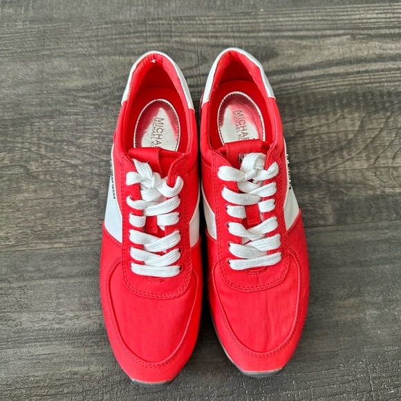 Michael kors red sneakers size 7.5 - Picture 2 of 5